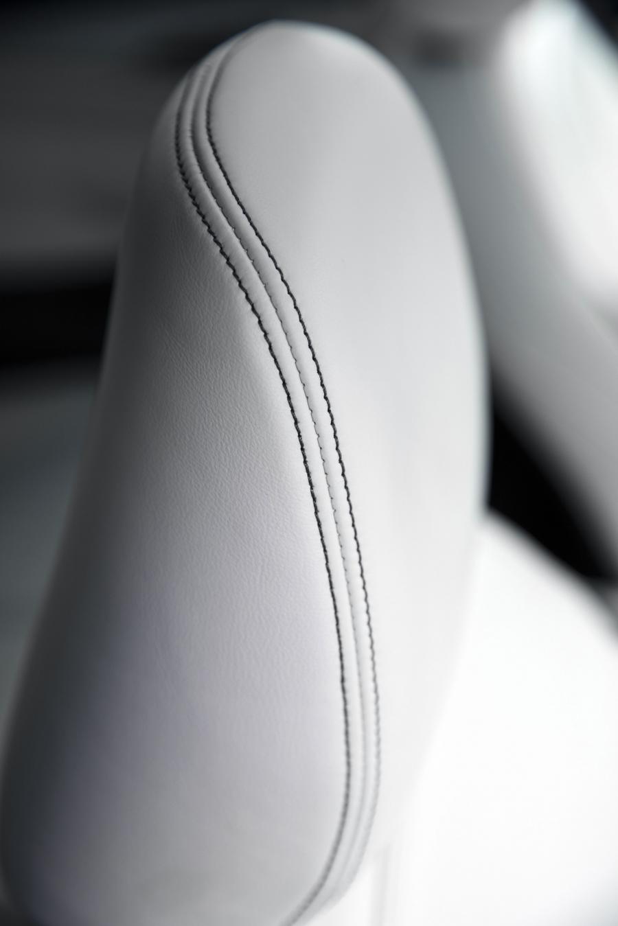 Детали интерьера Infiniti QX50 2.0t AWD 2018 года  (NA) (фото 33 из 76)
